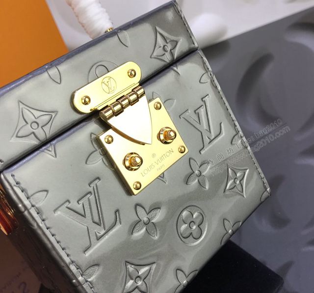 LV包 LV女包 Bleecker Box手袋 Monogram Vernis漆面皮革 LV手提包 單肩斜挎小包  ydh3135